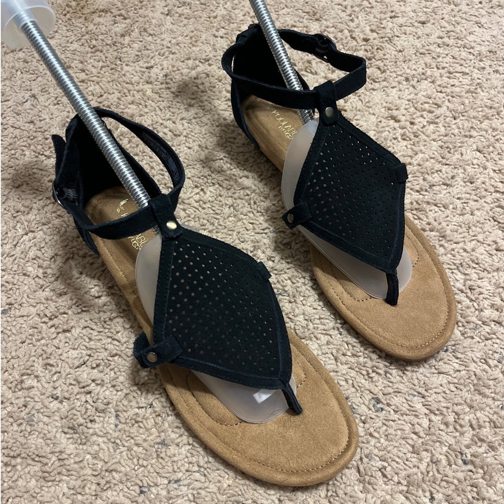 Koolaburra Briona Black Suede Wedge Sandals Leather Ankle Strap Womens Sz 9
